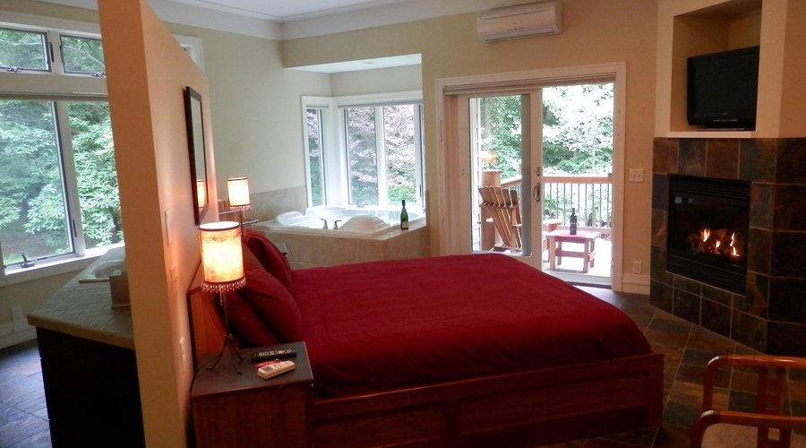 Pigeon Creek Inn — Guest room