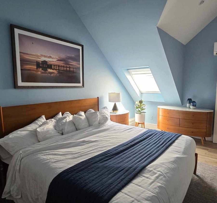 Pilgrim House — Guest room