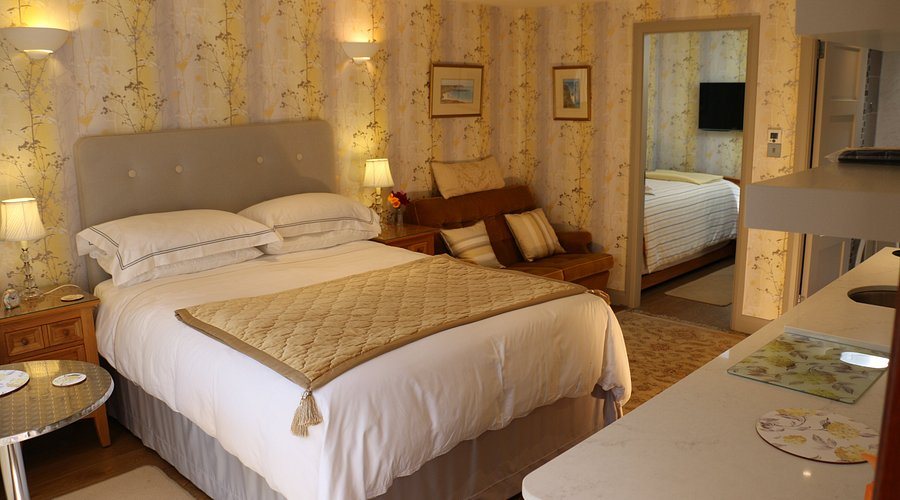 Pine Grove Resort — Guest room