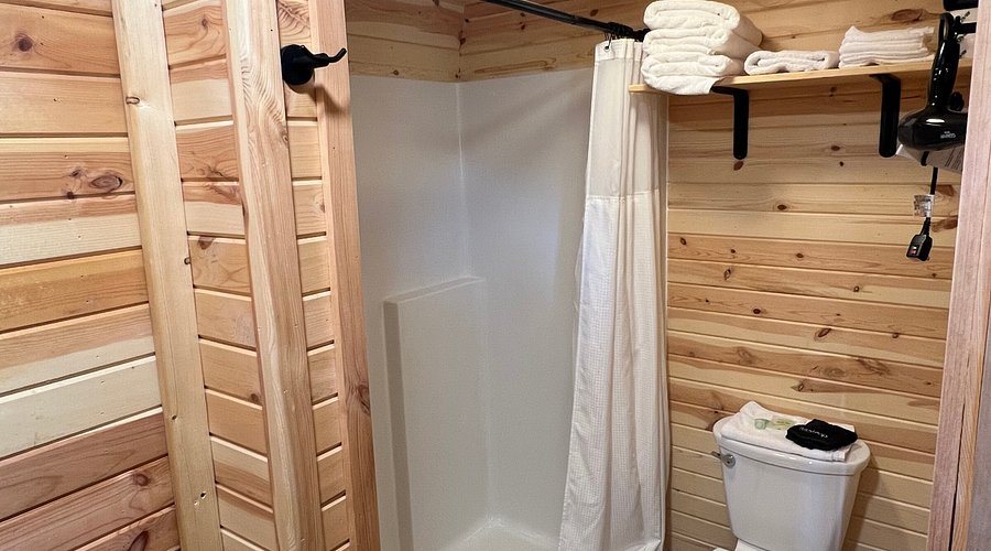Pine Rest Cabins — Bathroom