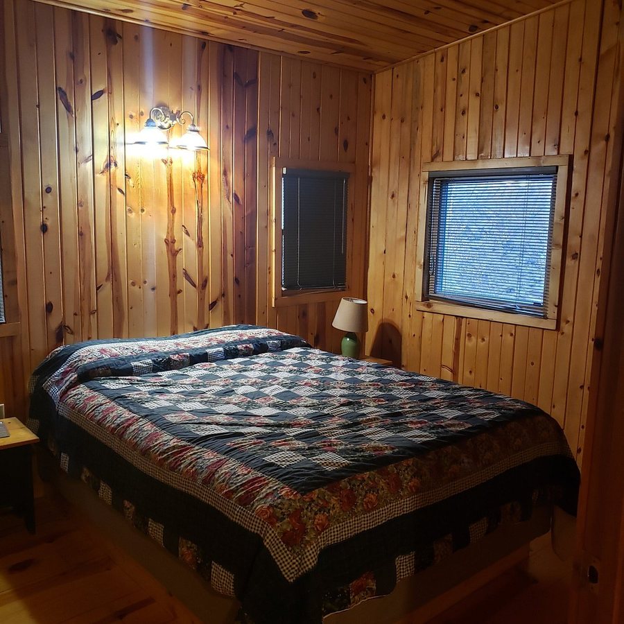Pine Rest Cabins — Guest room