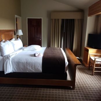 Pine Ridge Inn — Guest room