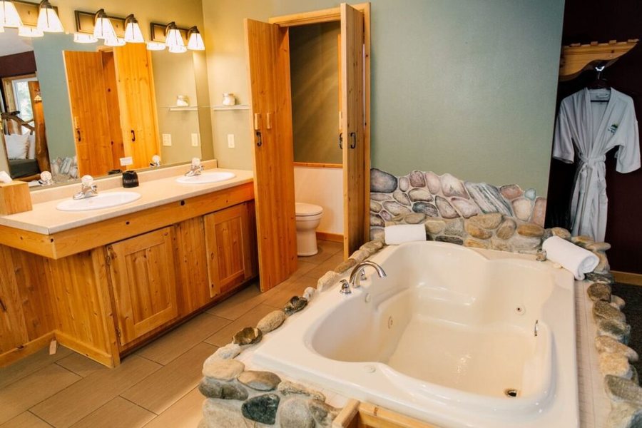 Pine River Ranch — Bathroom