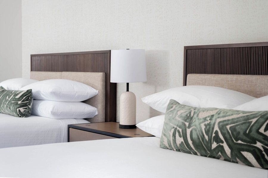 Pineapple Inn — Guest room