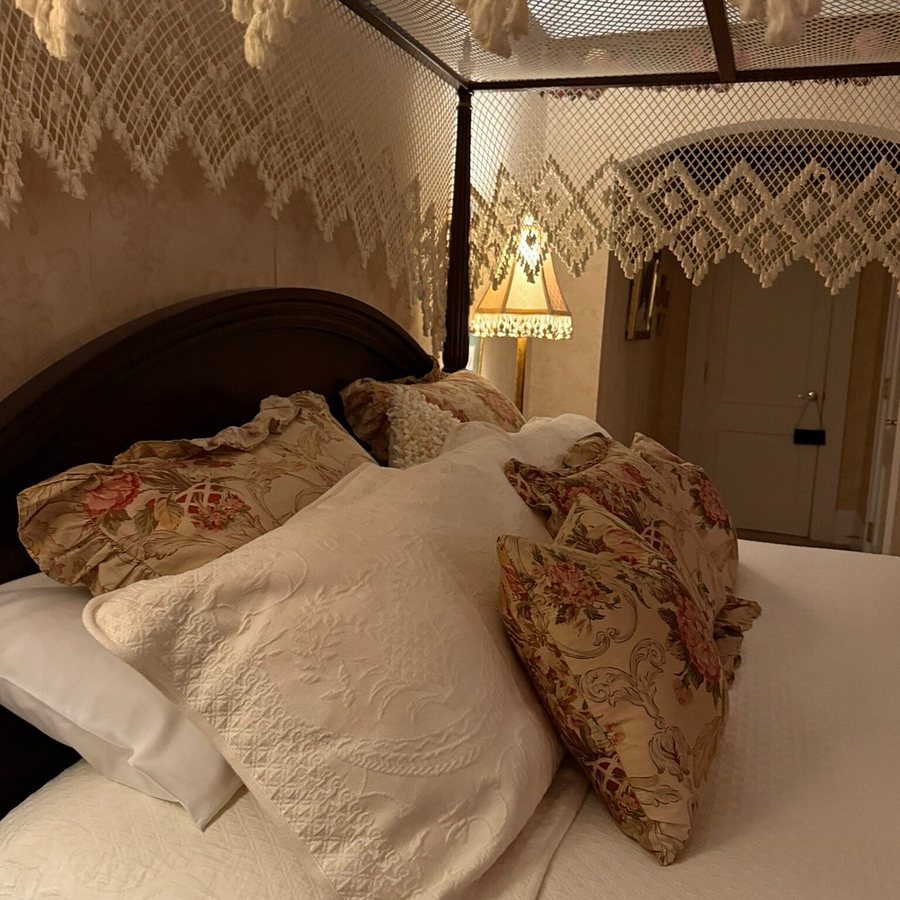 Pinebrook Manor B B Inn — Guest room