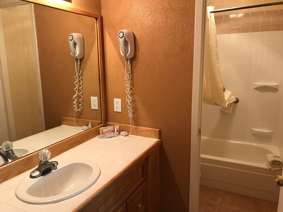 Pinecliff Village — Bathroom