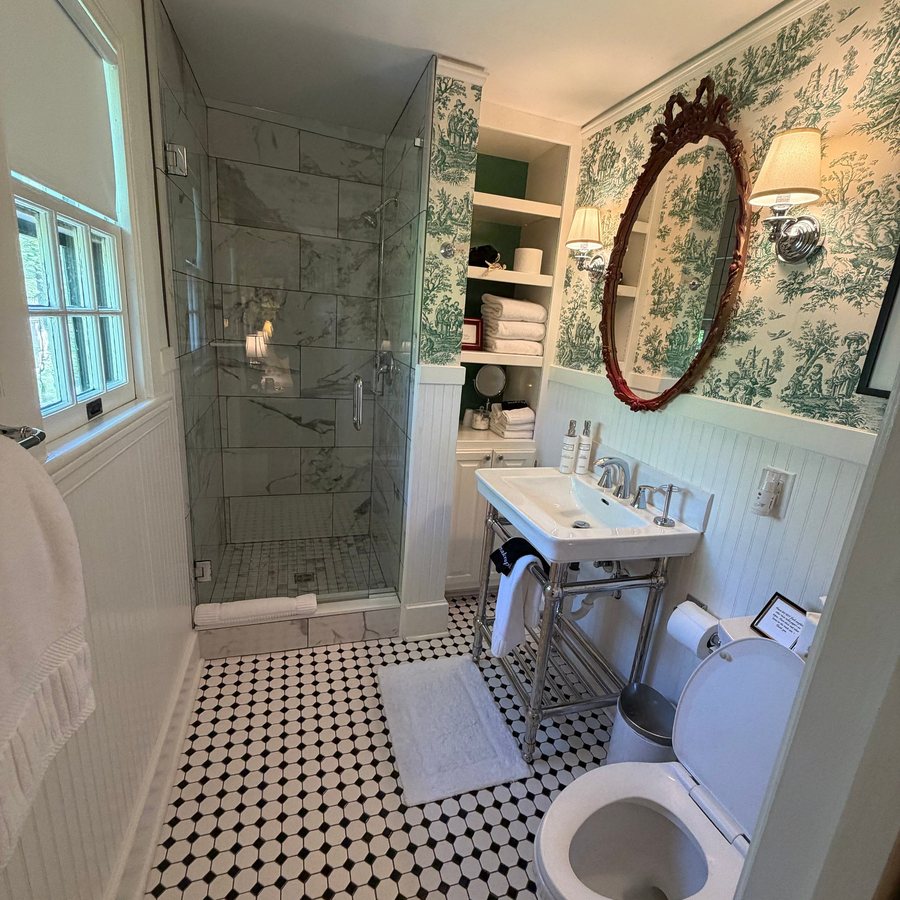 Pinecrest Bed Breakfast — Bathroom