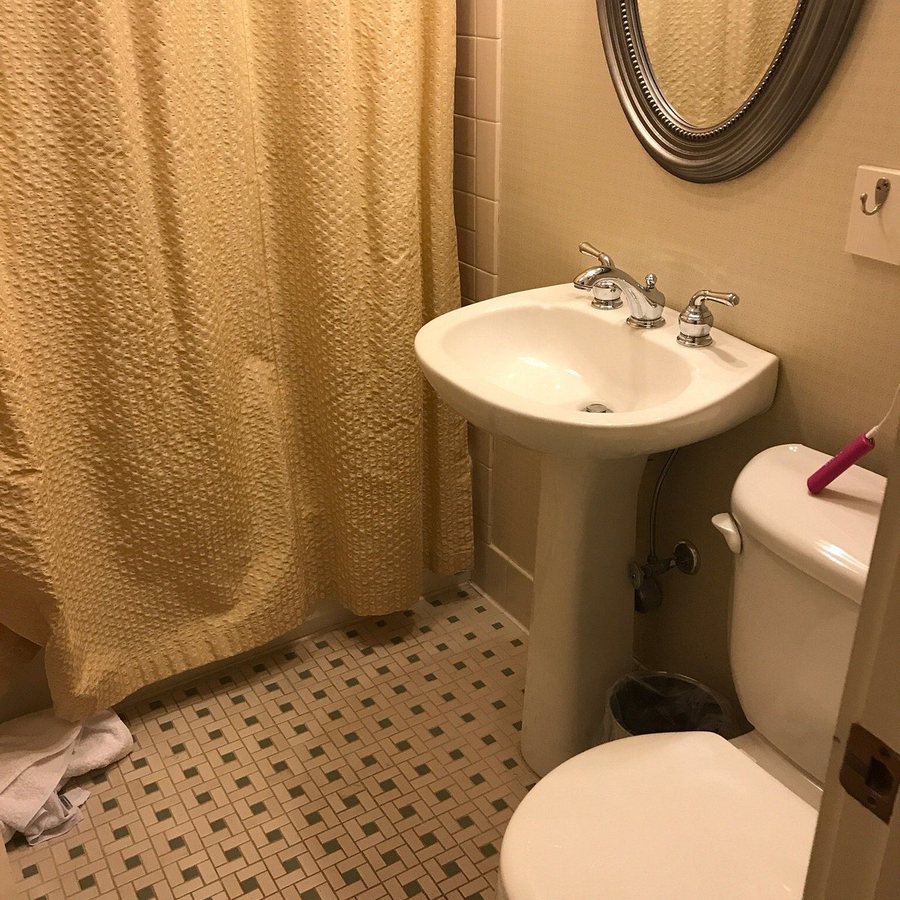 Pinehurst Golf Resort — Bathroom