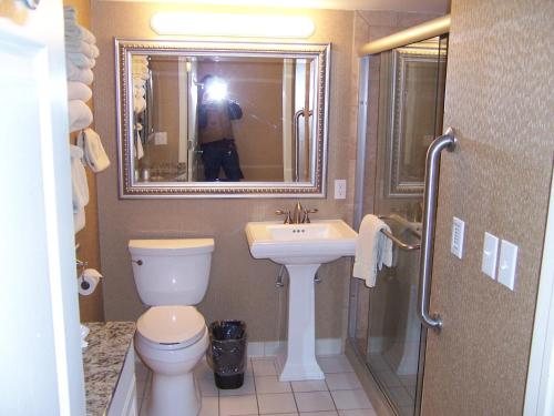 Pinestead Reef Resort — Bathroom