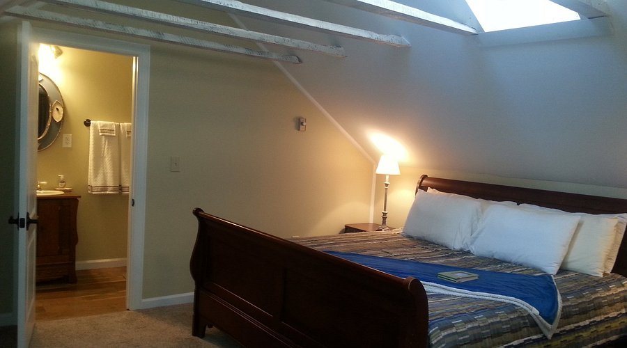 Piney Hill Bed Breakfast — Guest room