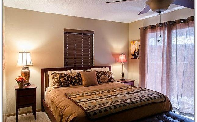Pinon Park Vacation Rentals — Guest room