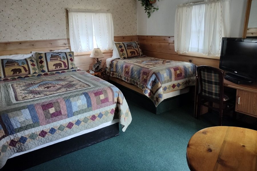 Pioneer Lakes Campground — Guest room