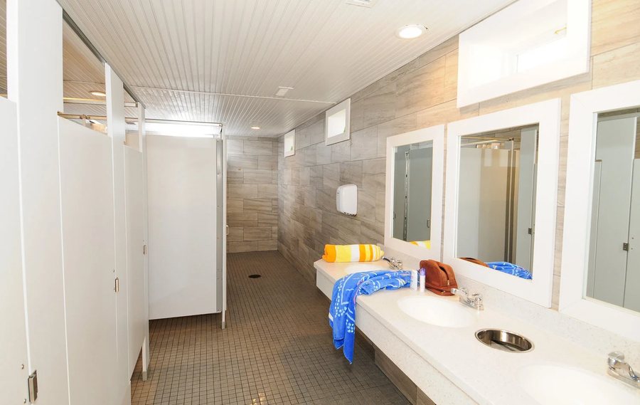 Pirateland Family Camping Resort — Bathroom