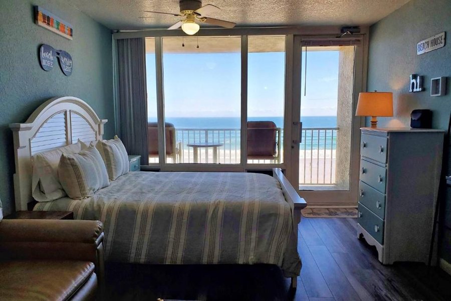 Pirates Cove — Guest room