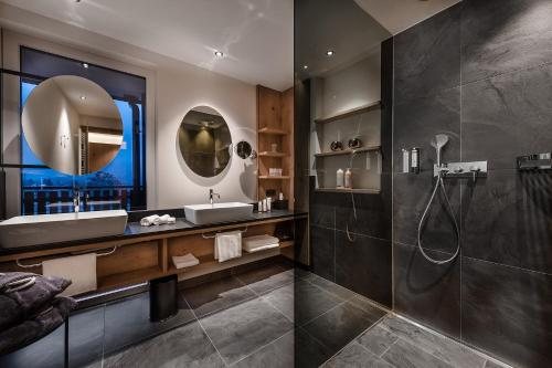 Piris Jagdhof Dolce Vita Experience — Bathroom