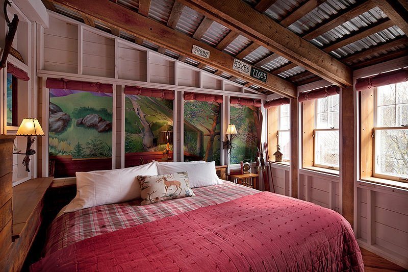 Pitcher Inn — Guest room