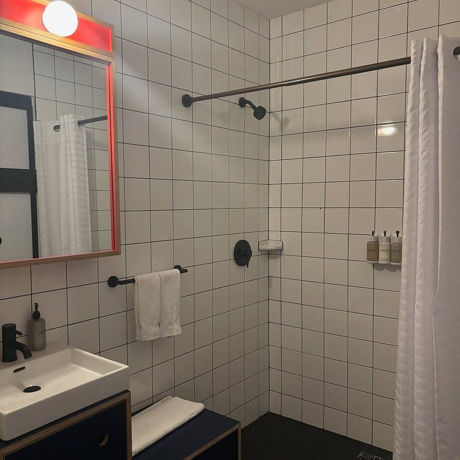 Placemakr Wall Street — Bathroom