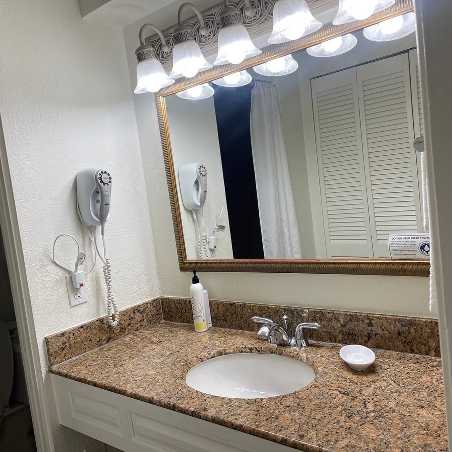 Plantation Resort on Crystal River — Bathroom