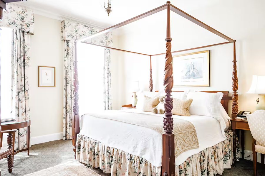 Planters Inn — Guest room