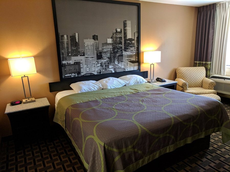 Platinum Inn and Suites — Guest room