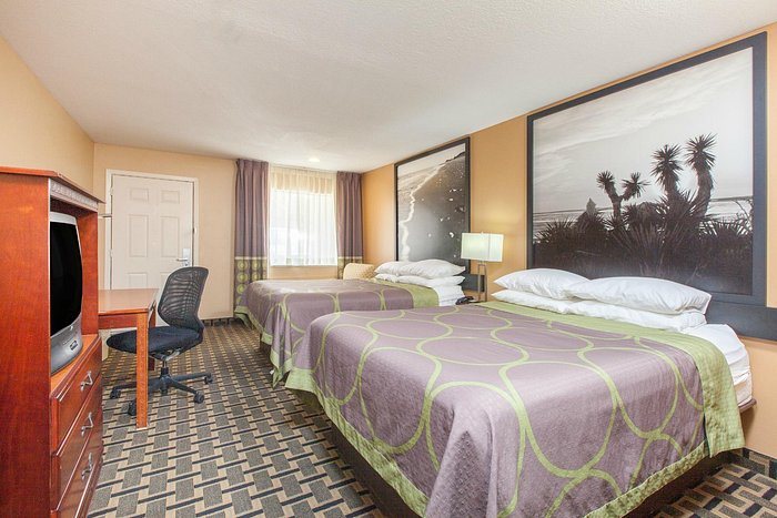 Platinum Inn And Suites — Guest room