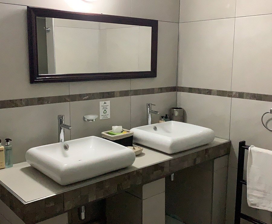 Plattekloof Lodge — Bathroom