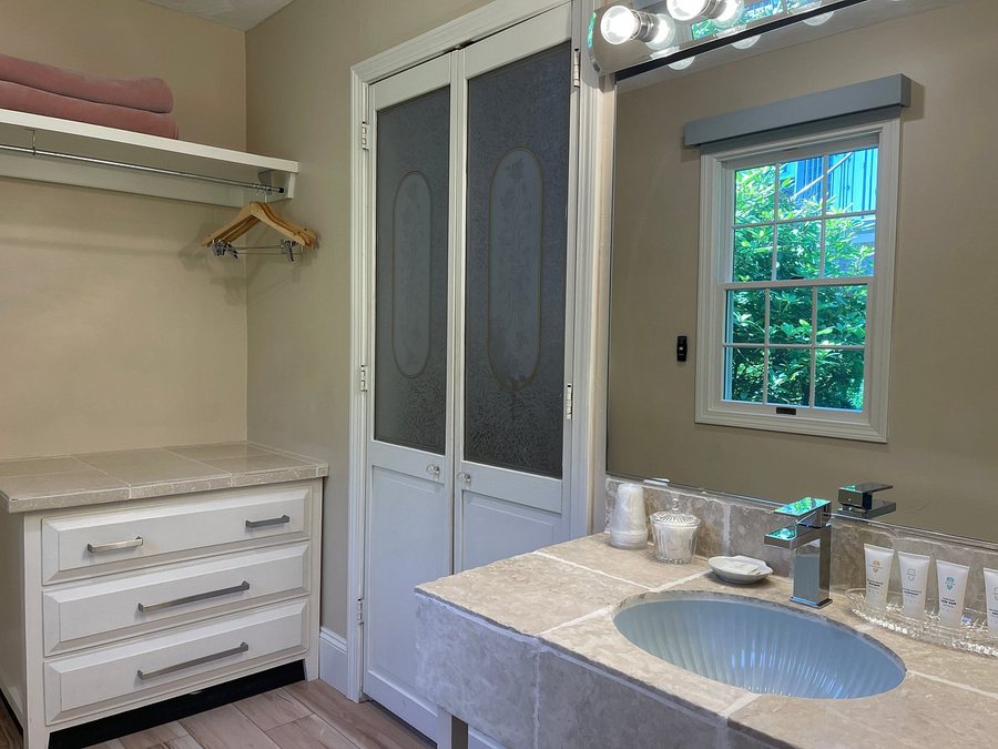 Pleasant Bay Village Resort — Bathroom