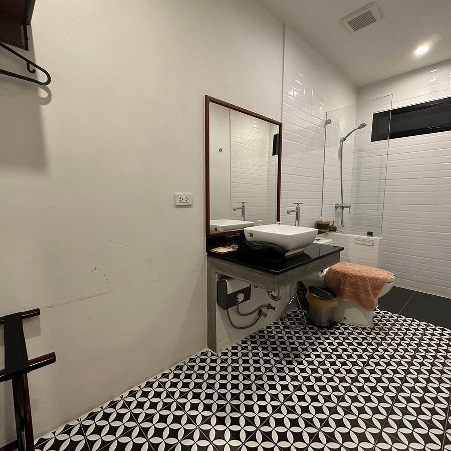 Ploen Pirom — Bathroom