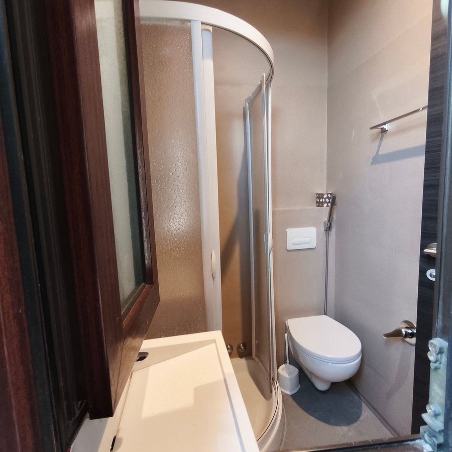 Plus Florence — Bathroom