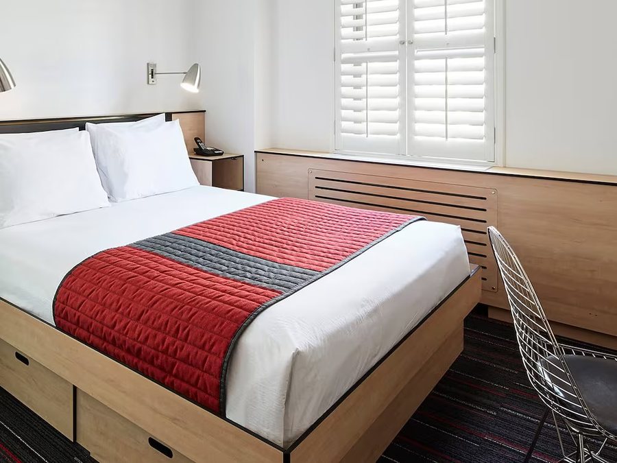 Pod 51 Hotel New York City New York — Guest room