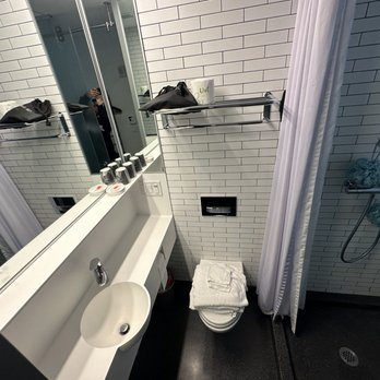 Pod Times Square New York City New York — Bathroom