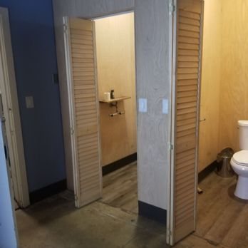 PodShare DTLA Los Angeles California — Bathroom