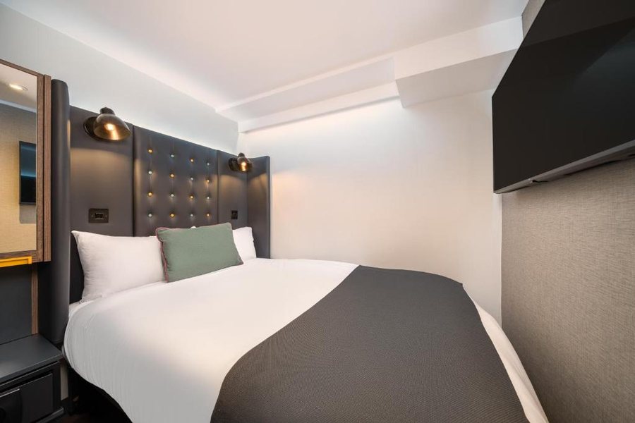 Point A London Westminster London England — Guest room