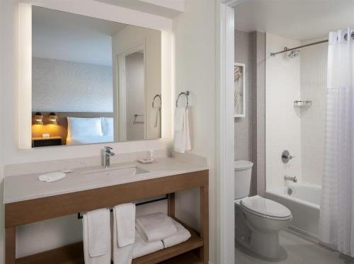 Pointe Estero Resort — Bathroom