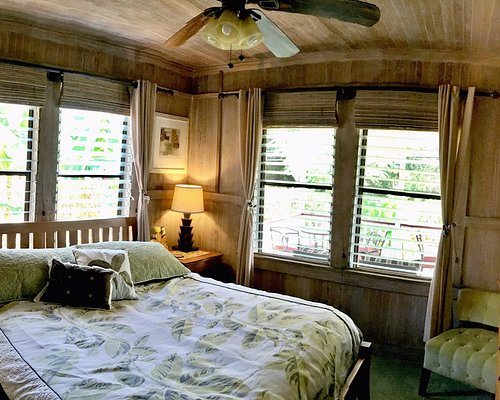 Poipu Bed and Breakfast Inn — Guest room