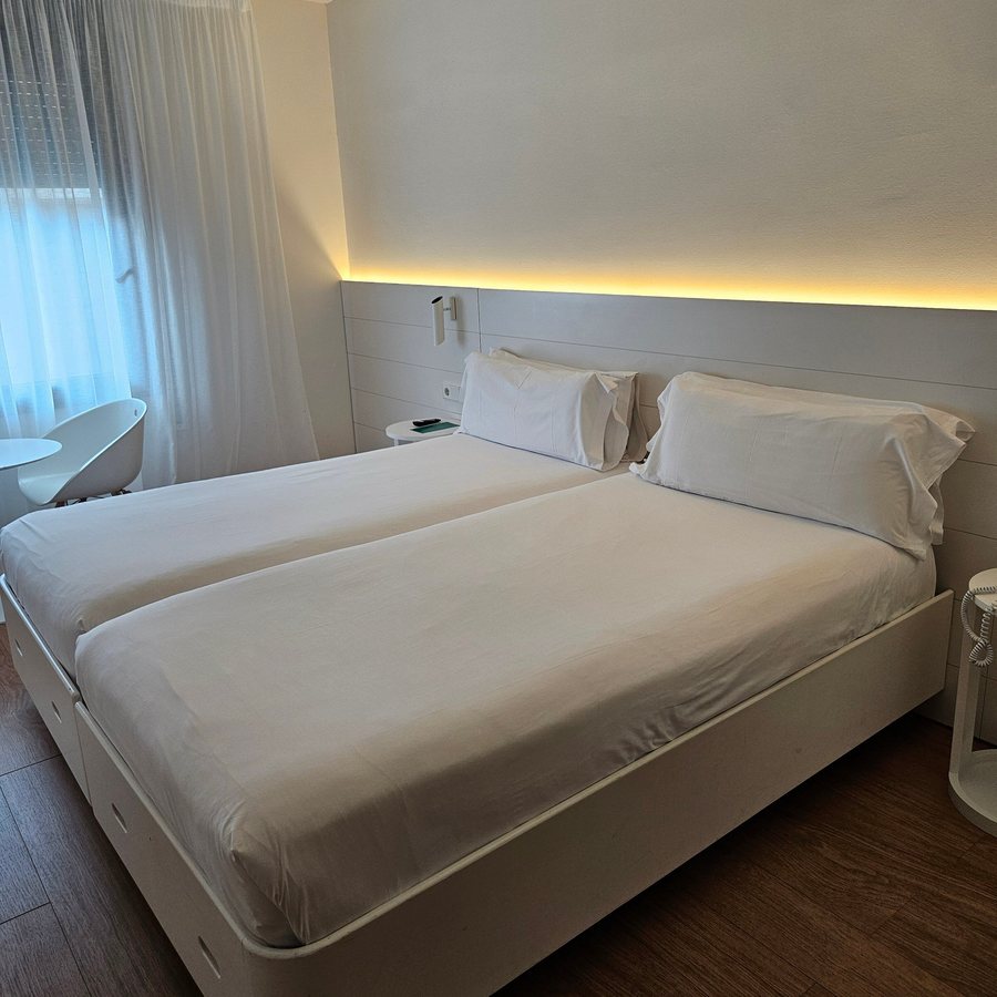 Pol Grace Hotel Barcelona Catalonia — Guest room