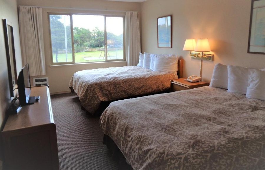 Polynesian Resort — Guest room
