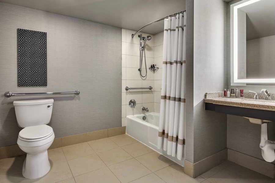 Pomegranate Inn — Bathroom