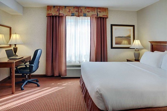Pomeroy Inn Suites Fort St John — Guest room