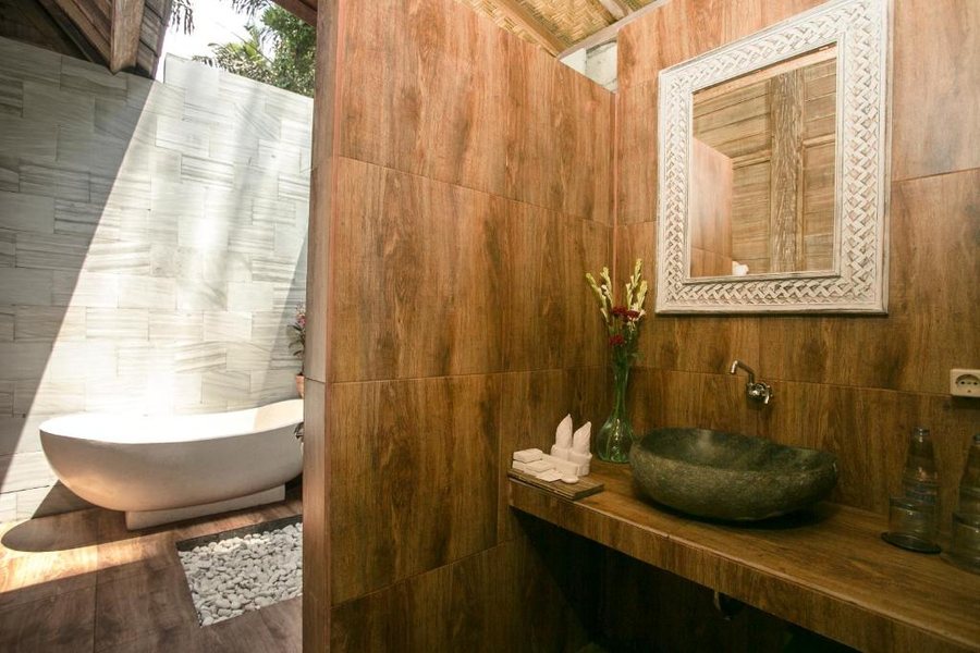 Pondok Sebatu Villa — Bathroom