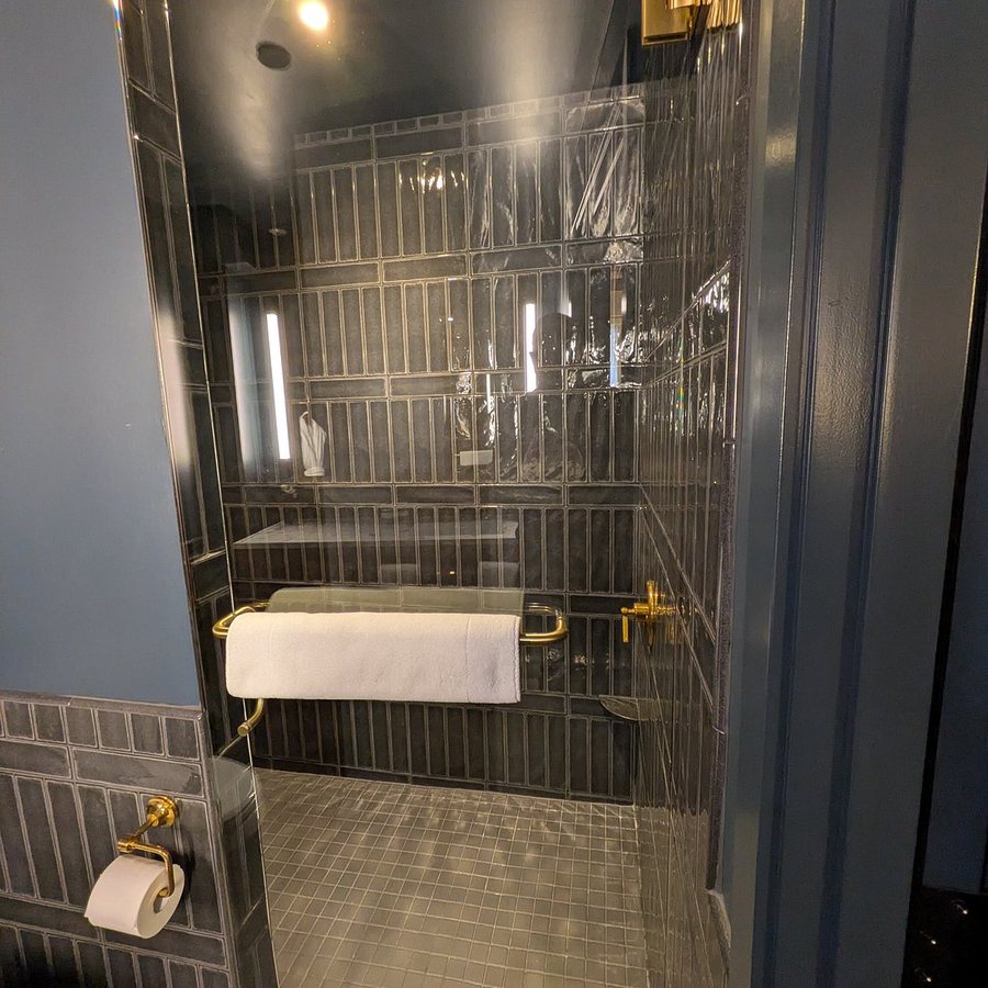 Populus Seattle — Bathroom