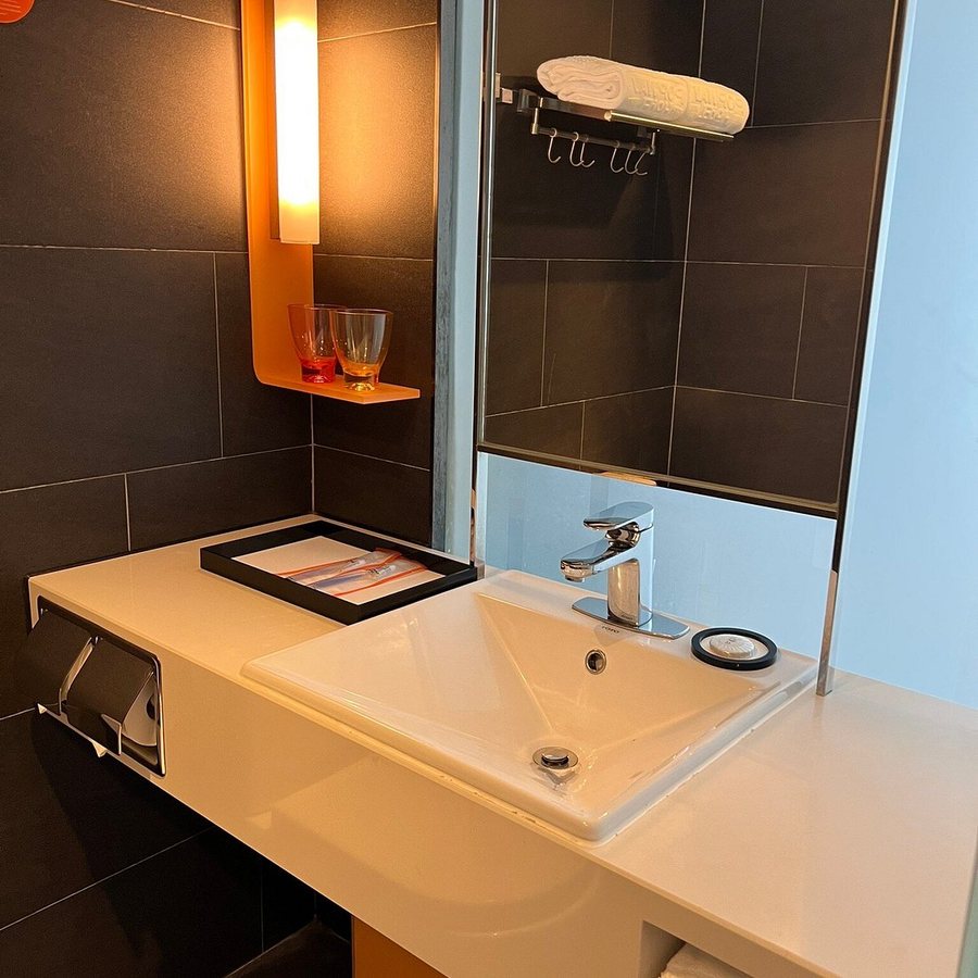Popway Hotel — Bathroom