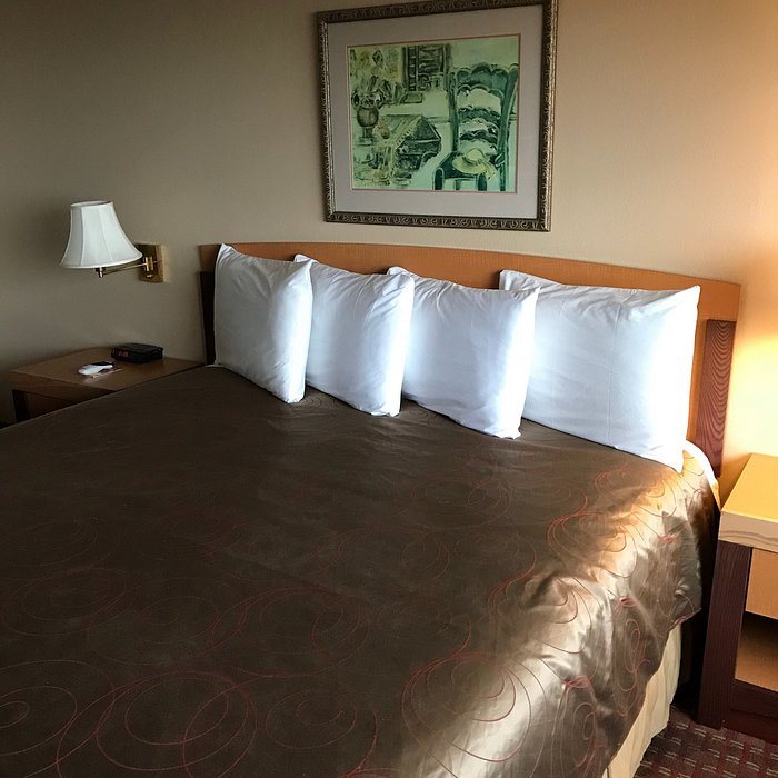 Port Angeles Inn — Guest room