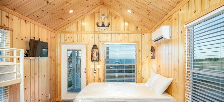 Port Lavaca Matagorda Bay KOA — Guest room