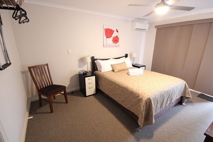 Port Vincent Motel Apartments — Guest room