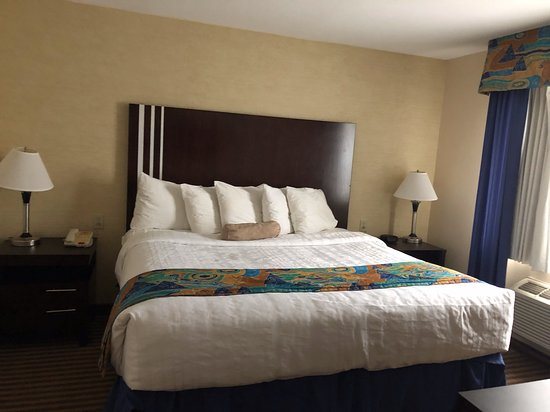 Portage Hotel Suites — Guest room