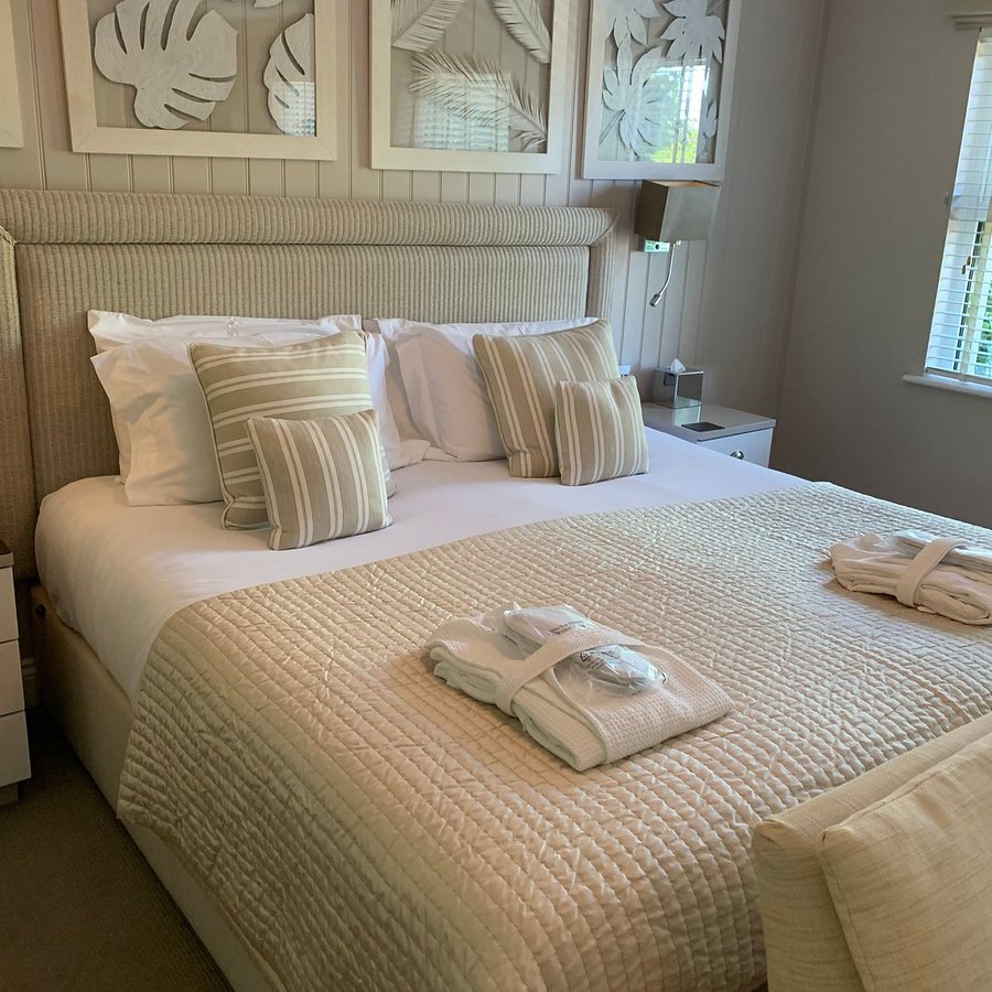 Porthole Suites Self Catering — Guest room