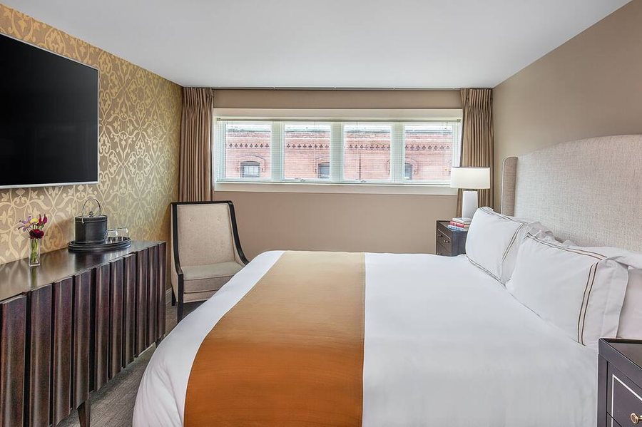 Portland Regency Hotel And Spa — Guest room