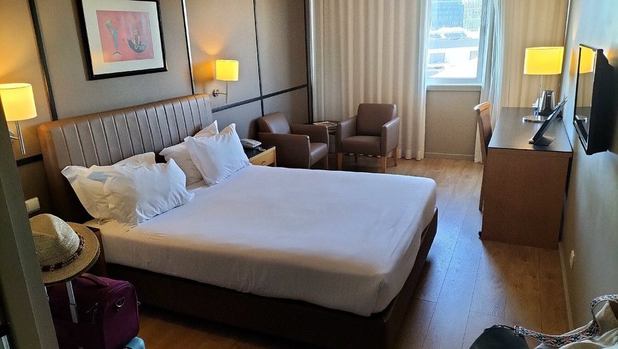 Portus Cale Hotel — Guest room
