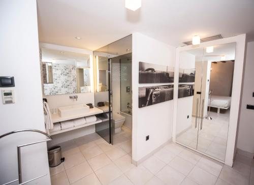 Posada del Leon de Oro — Bathroom